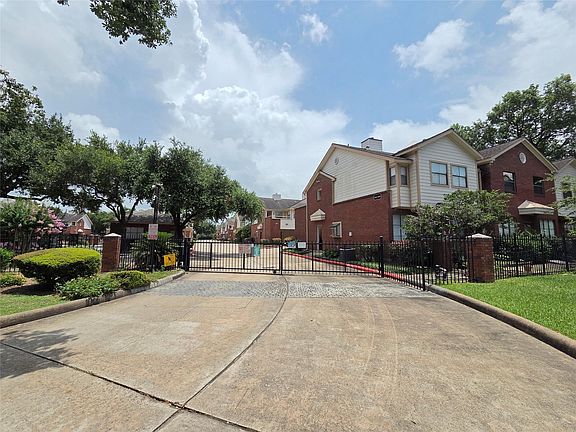 3rd image of 1103 Dulles Ave APT 1402