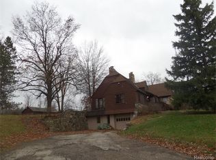 2446 E Reid Rd, Grand Blanc, MI 48439