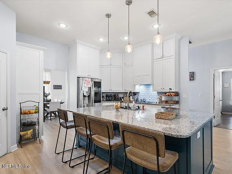 5281 Oxford Crest Dr — Photo 15