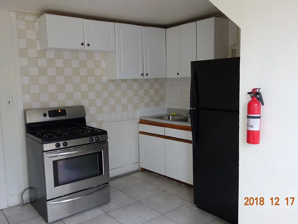 21 N Gouverneur Ave #4