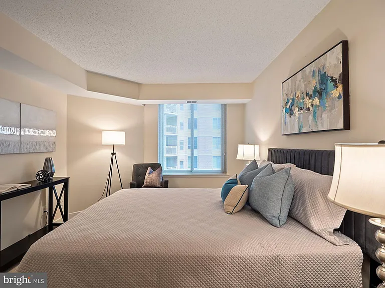 7500 Woodmont Ave #510 — Photo 14