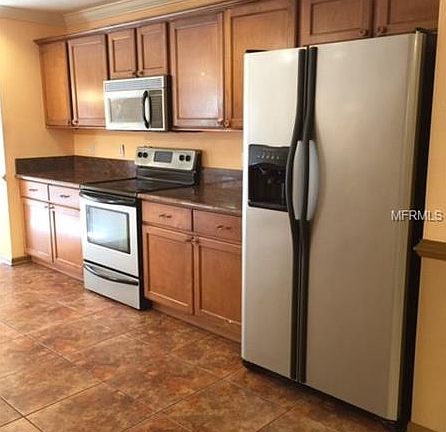2nd image of 350 Sky Valley St