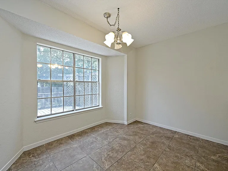 6509 Skycrest Dr — Photo 10