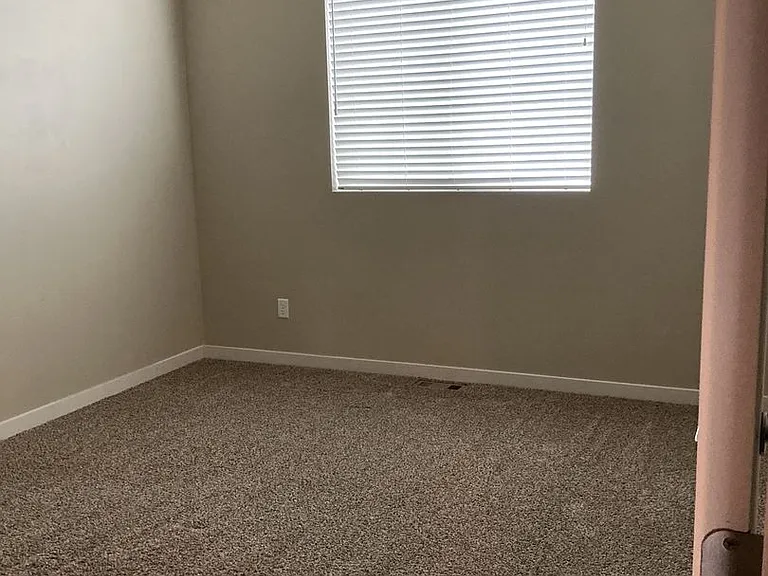 2840 Clark St — Photo 6