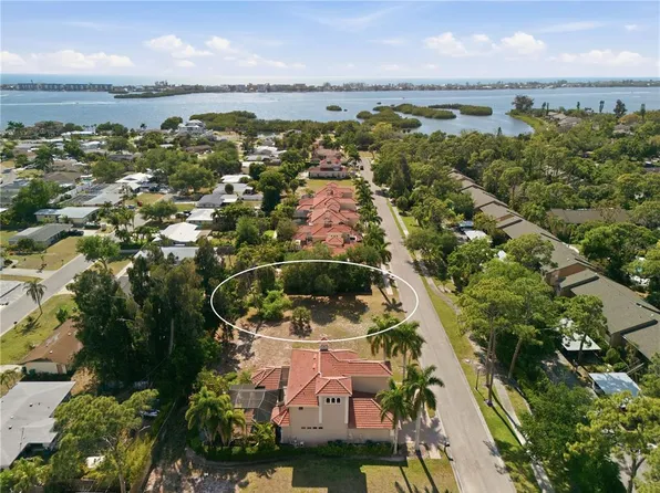 1740 Assisi Dr, Sarasota, FL 34231