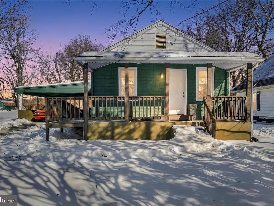 1st image of 25 Pear Ave #3235963