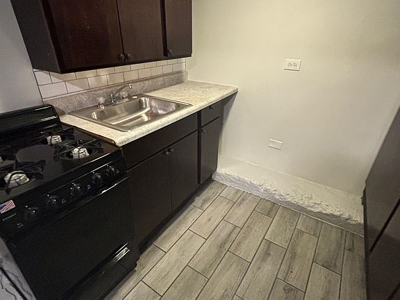 5th image of 5325-29 W Sunnyside Ave #G
