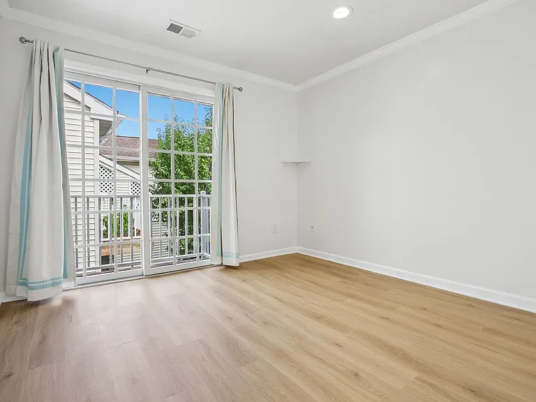 366 Potomac Dr — Photo 14