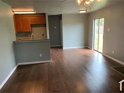 4 bed, 1800 sqft, $2,500 — Photo 2