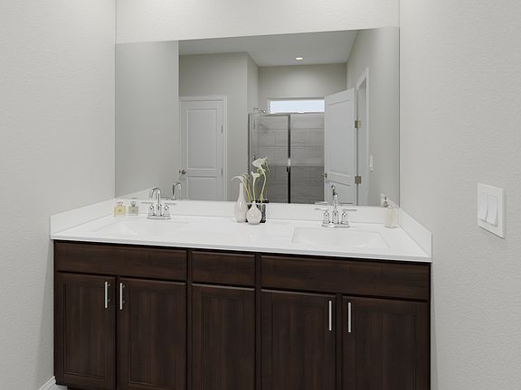 Dual sinks in the primary bathroom