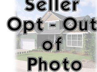 7237 Chateau Dr, Parma, OH 44130