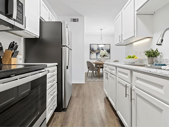 4th image of 705 Village Way #4704232