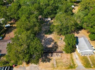 216 S 3rd St, Bonham, TX 75418