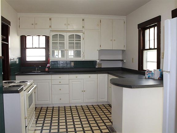 5th image of 1112 Emery Street #2