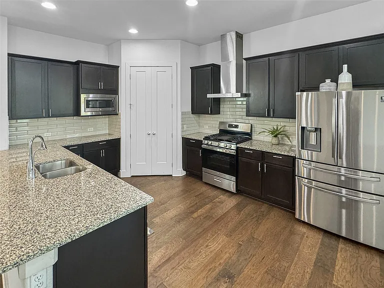 1208 Westborough Ln — Photo 5