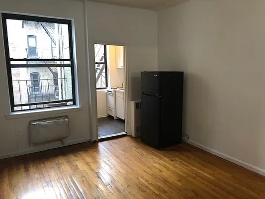 Rented by Eric Goodman Realty Corp | media 1