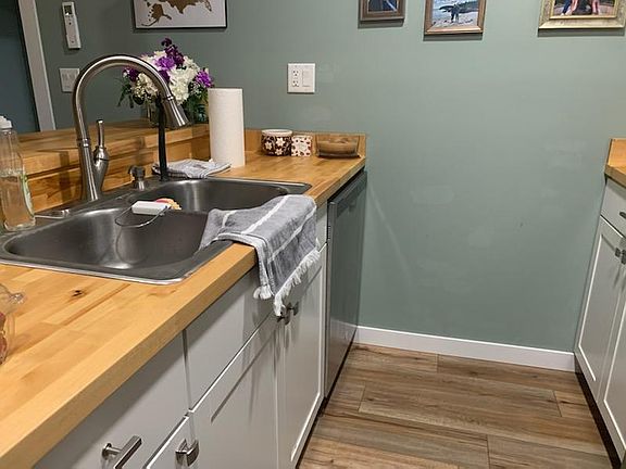 4th image of 418 S Hanover St #2