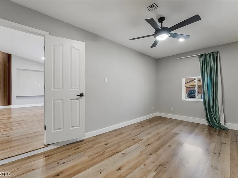 9171 W Viking Rd — Photo 21