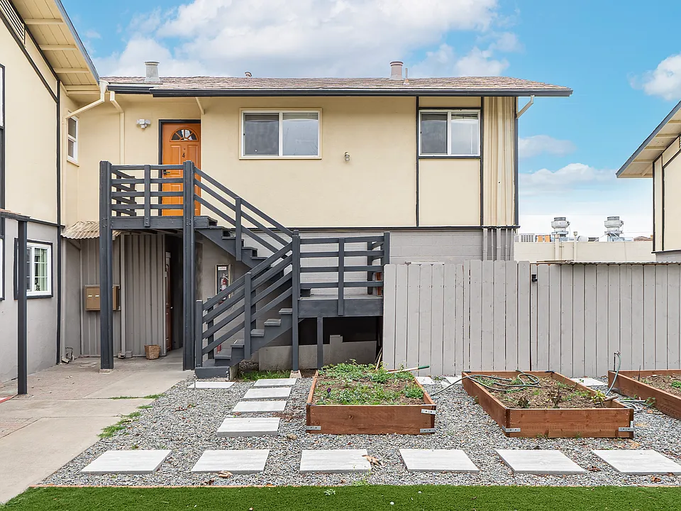 10262 Terry Way #4