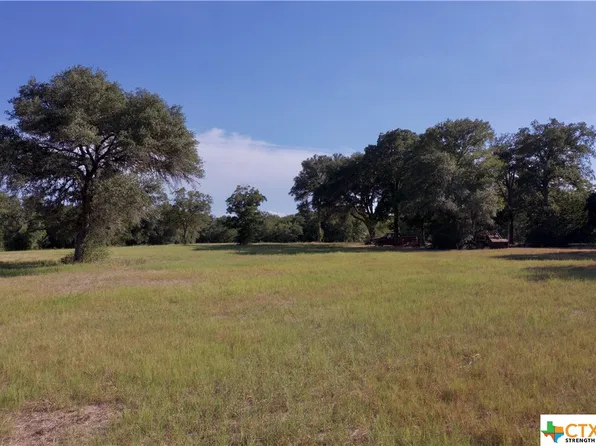 1068 County Road 360, Shiner, TX 77984