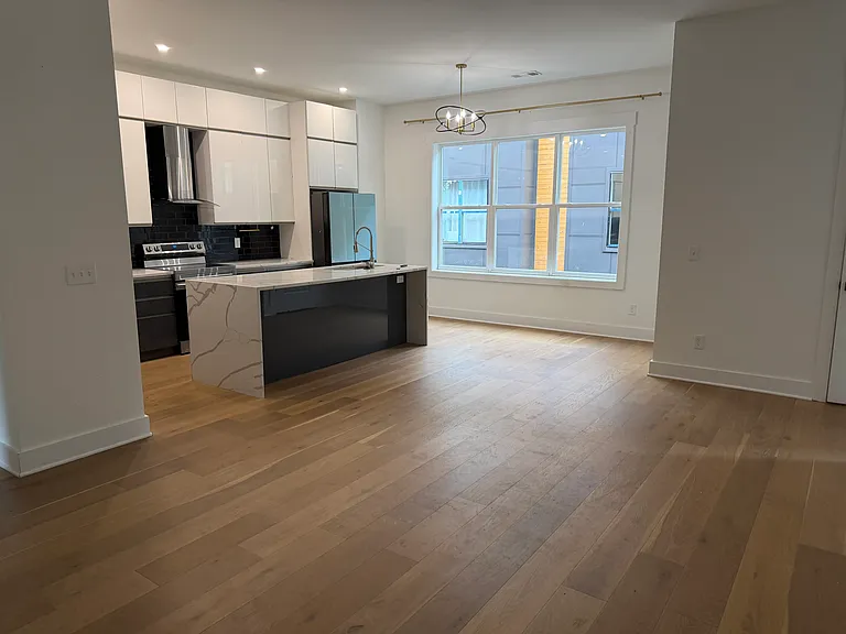 1215 Ireland St #C — Photo 5