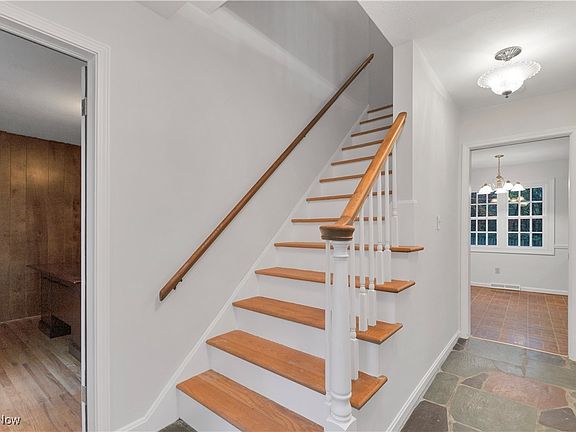 3rd image of 8507 Pin Oak Dr