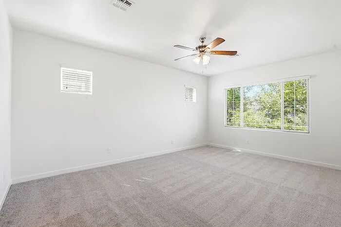 692 N Blackbird Dr — Photo 31