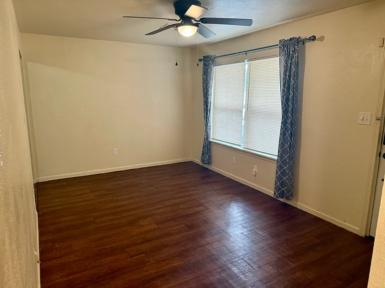 1008 S Locust Dr — Photo 5