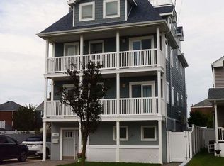445 Beach 130 St, Rockaway Park, NY 11694