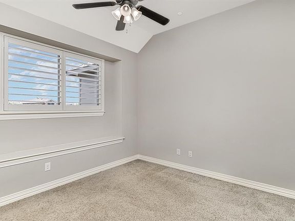 4th image of 802 Newhaven Dr