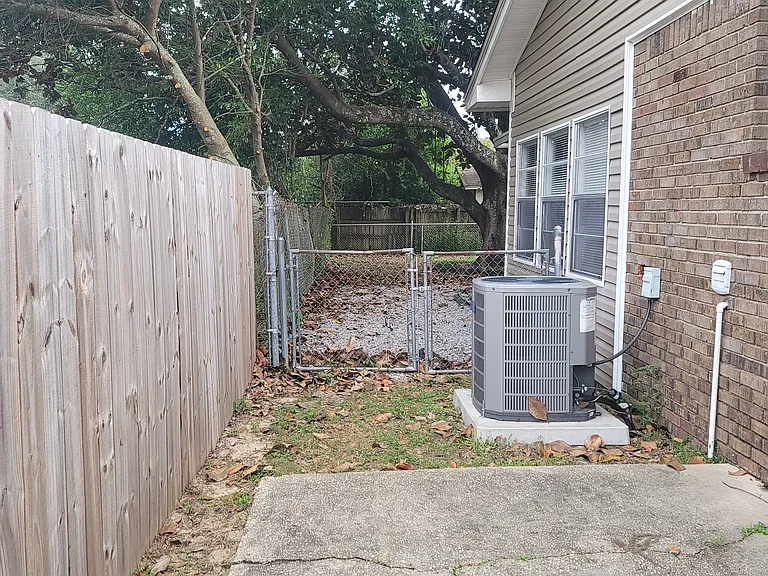 2038 Colony Rd — Photo 16