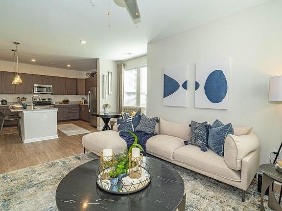 5th image of 12525 Oldehurst Pl #4-102