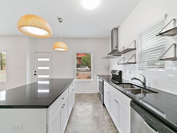5th image of 1815 Montana St #101