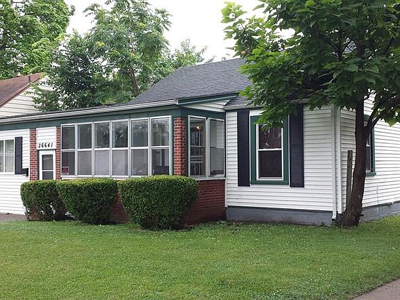 4th image of 26641 Norfolk St