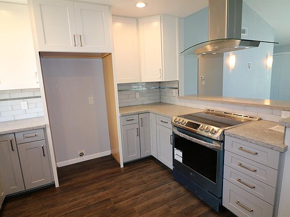 3rd image of 2912 Fisher Ct
