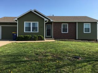 1021 W 14th St, Eudora, KS 66025