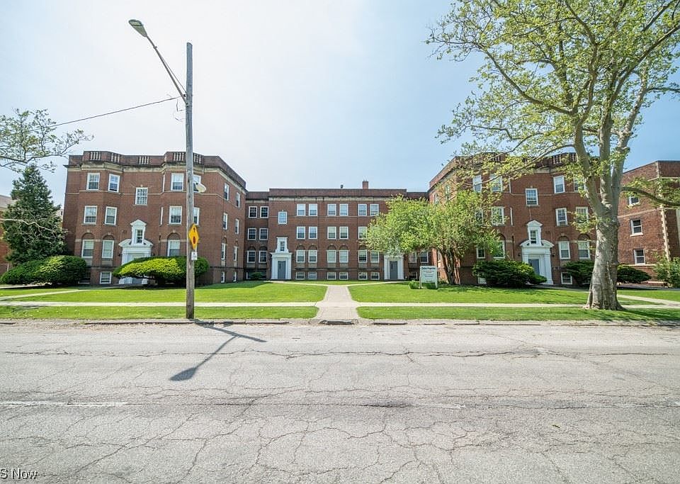 1st image of 3016 S Moreland Blvd