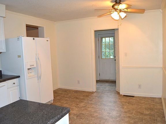 4th image of 636 Woodhaven Ct