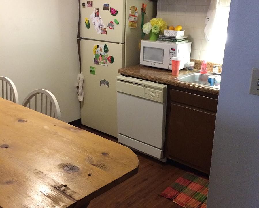 2nd image of 1734 Summit St