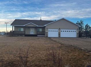 211 E White St, Bison, SD 57620