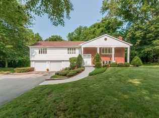 104 Garwood Rd, Trumbull, CT 06611