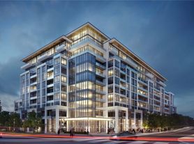 405 Dundas St W