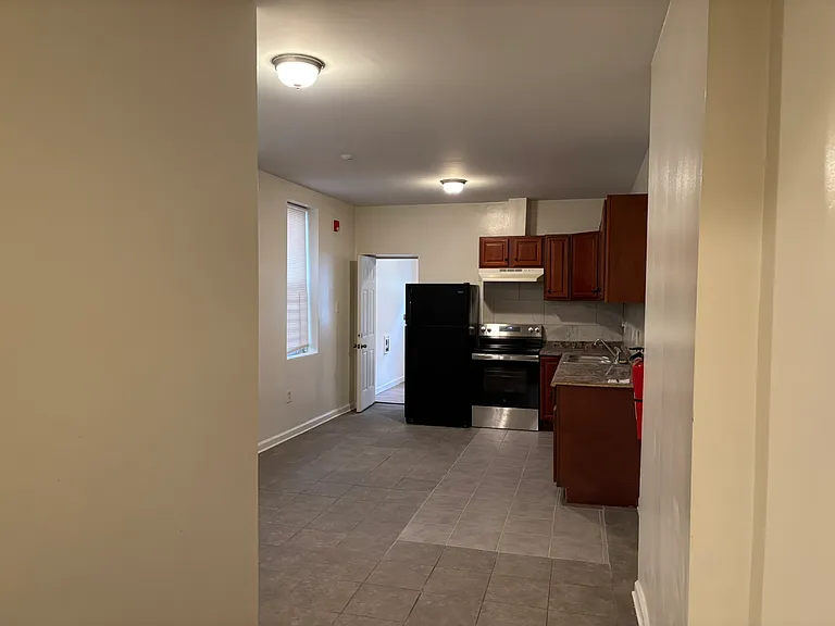 885 Belmont Ave — Photo 10
