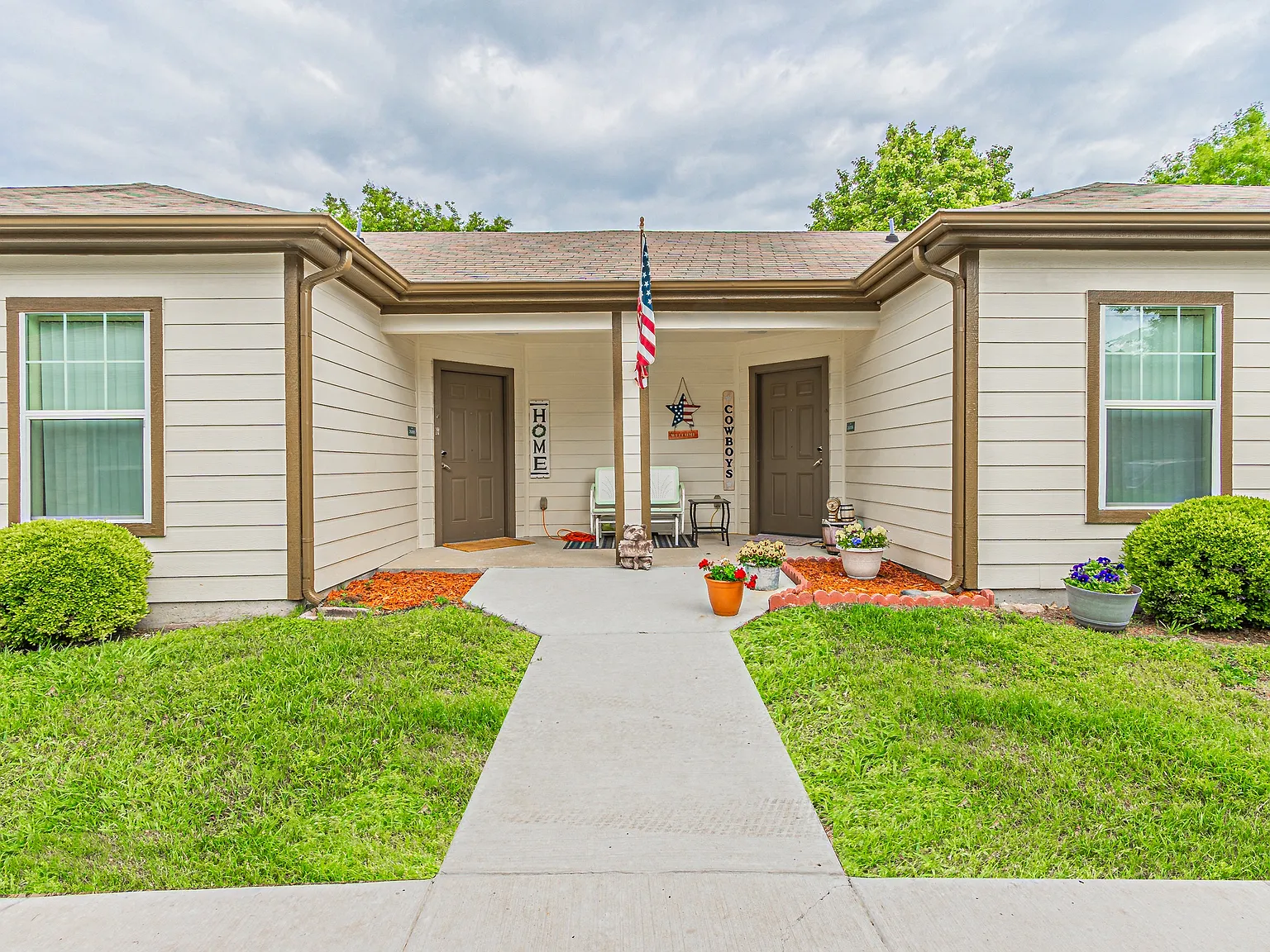 Park Manor Senior Apartments — Photo 2