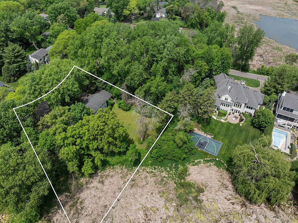 1st image of 355 Margaret Cir