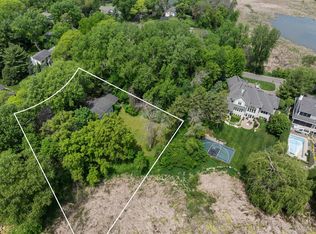 355 Margaret Cir, Wayzata, MN 55391