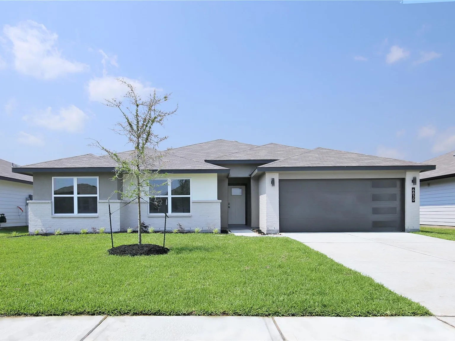4 bed, 2.0 bath, 2065 sqft, $2,695 — Photo 2