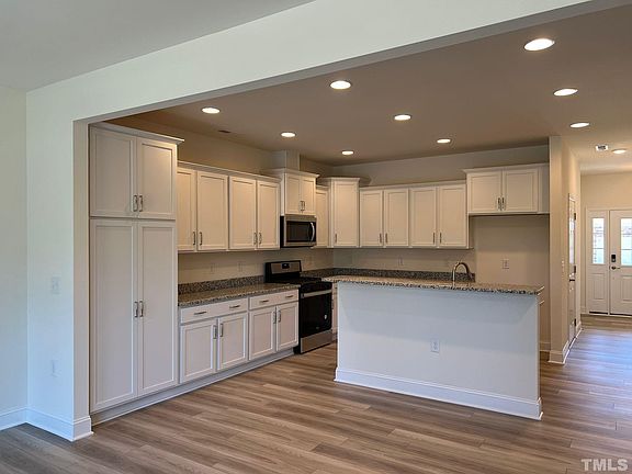 4th image of 3005 Cypress Lagoon Ct #25