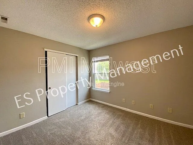 10902 Glenayr Dr — Photo 23