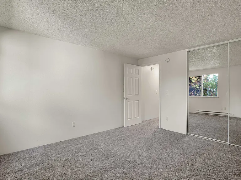 Riverview Apartments — Photo 24